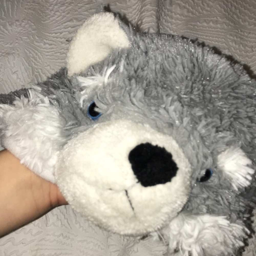 Child’s wolf hat/scarf with pockets